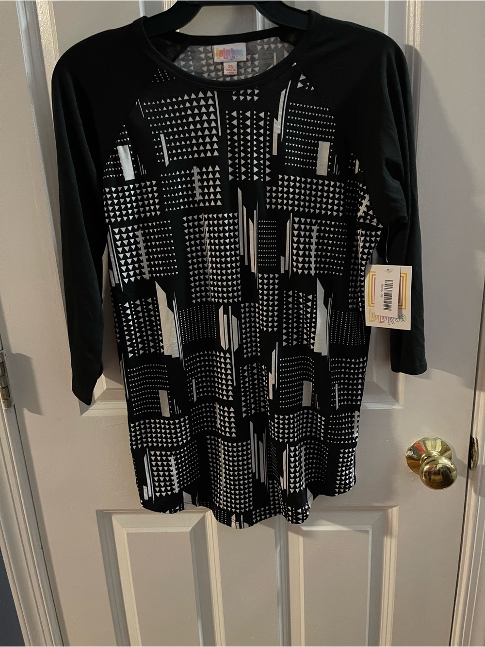 LuLaRoe Randy Black & White Geometric Long Sleeve Top